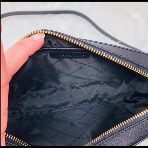 NWT Michael Kors Jet Set item crossbody - Picture 5 of 6